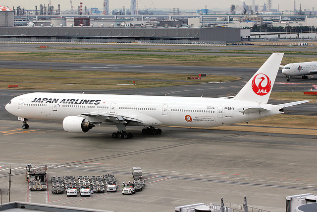 Boeing 777 300er By Canon In A Livery Jal Scale 1 72 Paperflug Ru